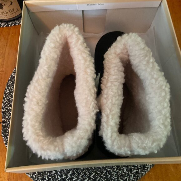 Boots - Picture 2 of 3